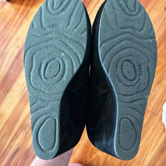 OTBT Dodge Wedge Women Black Pull On Ankle Bootie - Picture 6 of 9